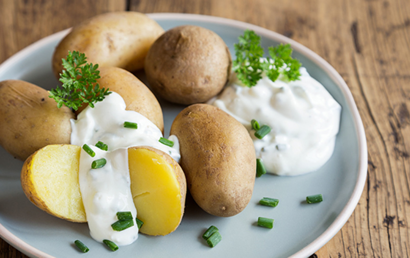 Pellkartoffeln mit Gemüsequark - mrssportyathome.com