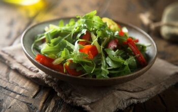 rezept-rucola-salat-mit-tomaten