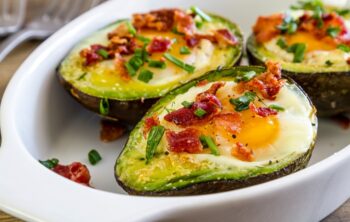 gebackene-avocado-mit-ei